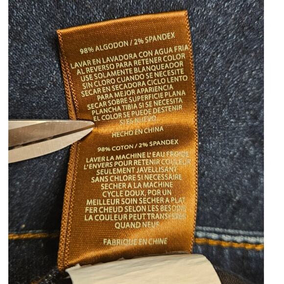 Kut‎ from the Kloth Women's Size 6 Straight Leg Jean - Picture 8 of 10